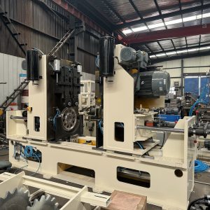 Assembly &seaming machine